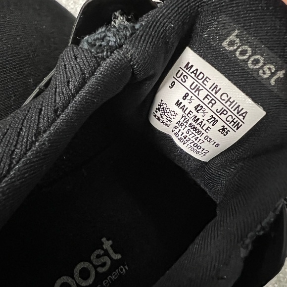 Adidas Ultraboost 2.0 Black Sz. 9 (With Reflective Laces) - Picture 6 of 6